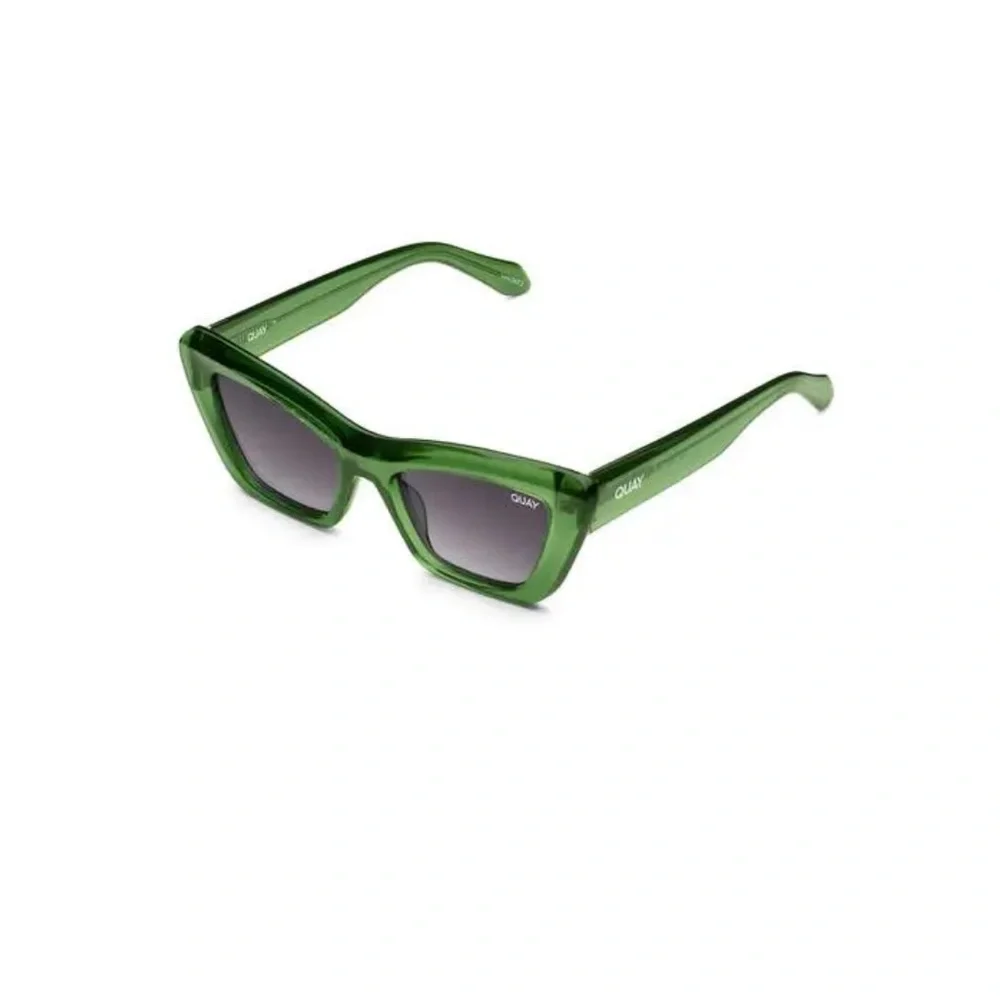 QUAY AUSTRALIA On the Radio 50mm Cat Eye Sunglasses in Green /Smoke